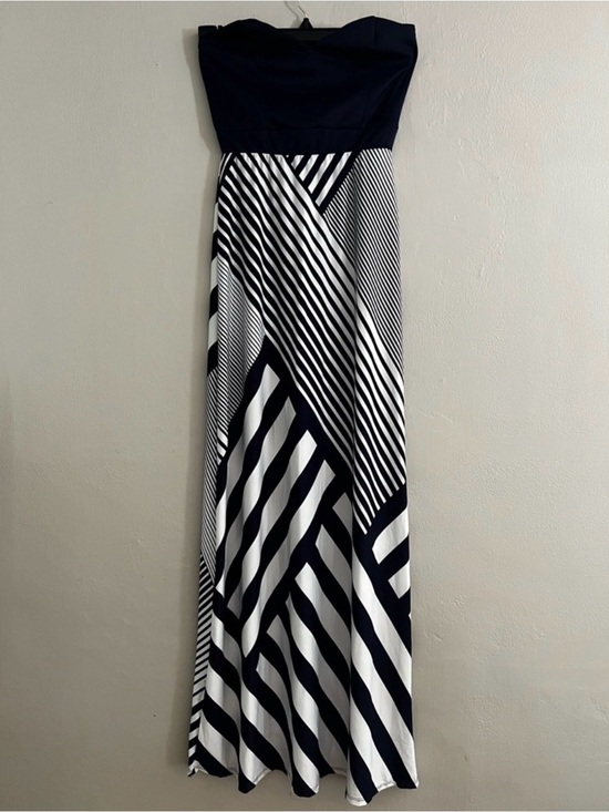 Dresses & Skirts - Strapless long maxi